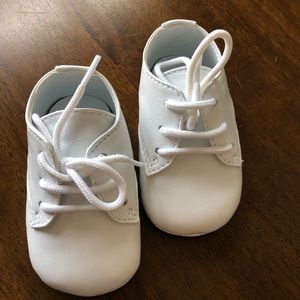 NWOT White Baby Shoes